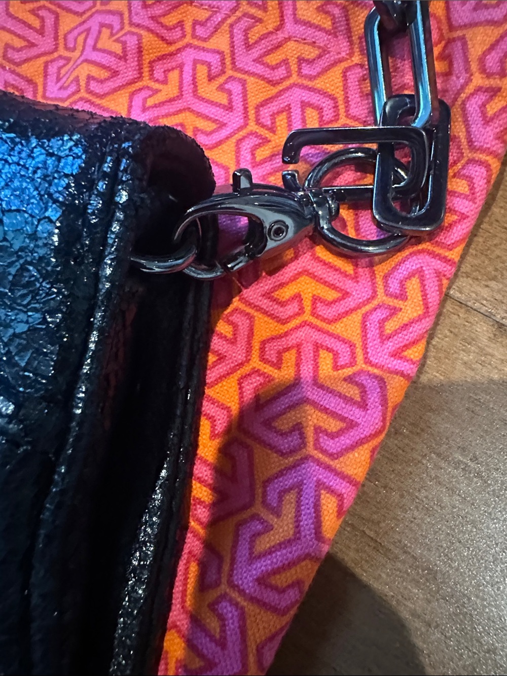 Tory Burch Black Leather Reva Logo Chain Shoulder Bag - Picture 5 of 5